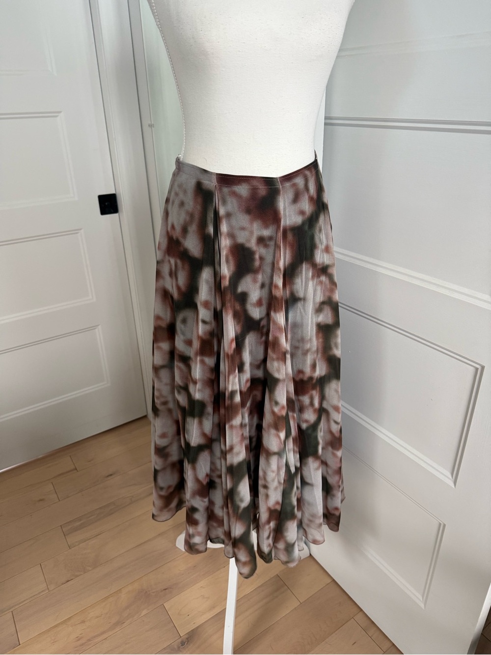 Zara black burgundy &pinkPrinted Pleated Midi Skirt